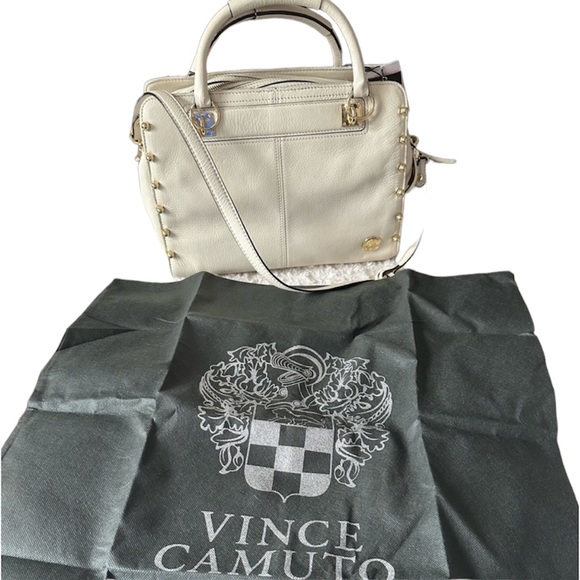 Vince Camuto cream purse - Picture 1 of 8